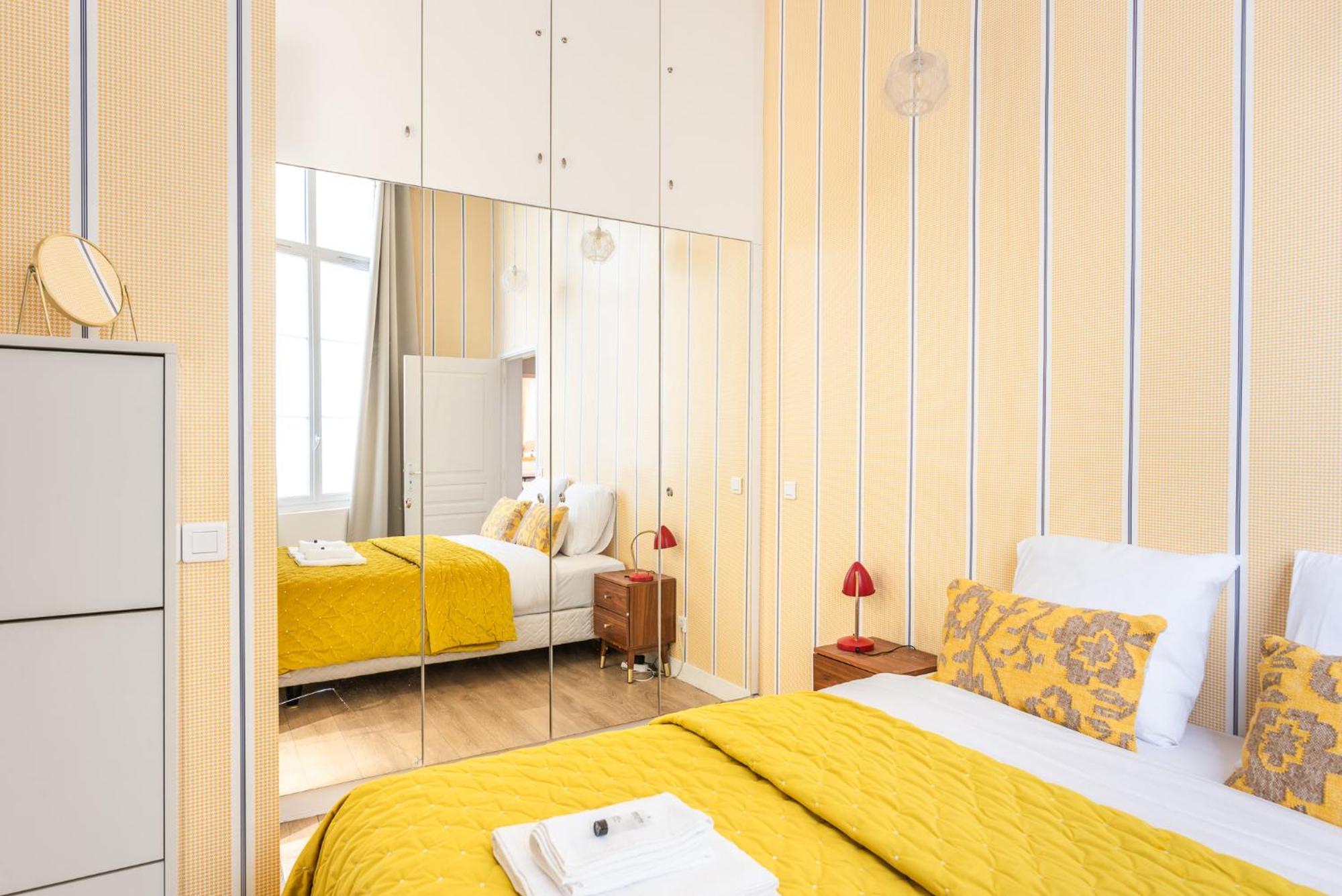 Appartement Luxury Typical Parisian Flat - 5 Min From Louvre Parijs