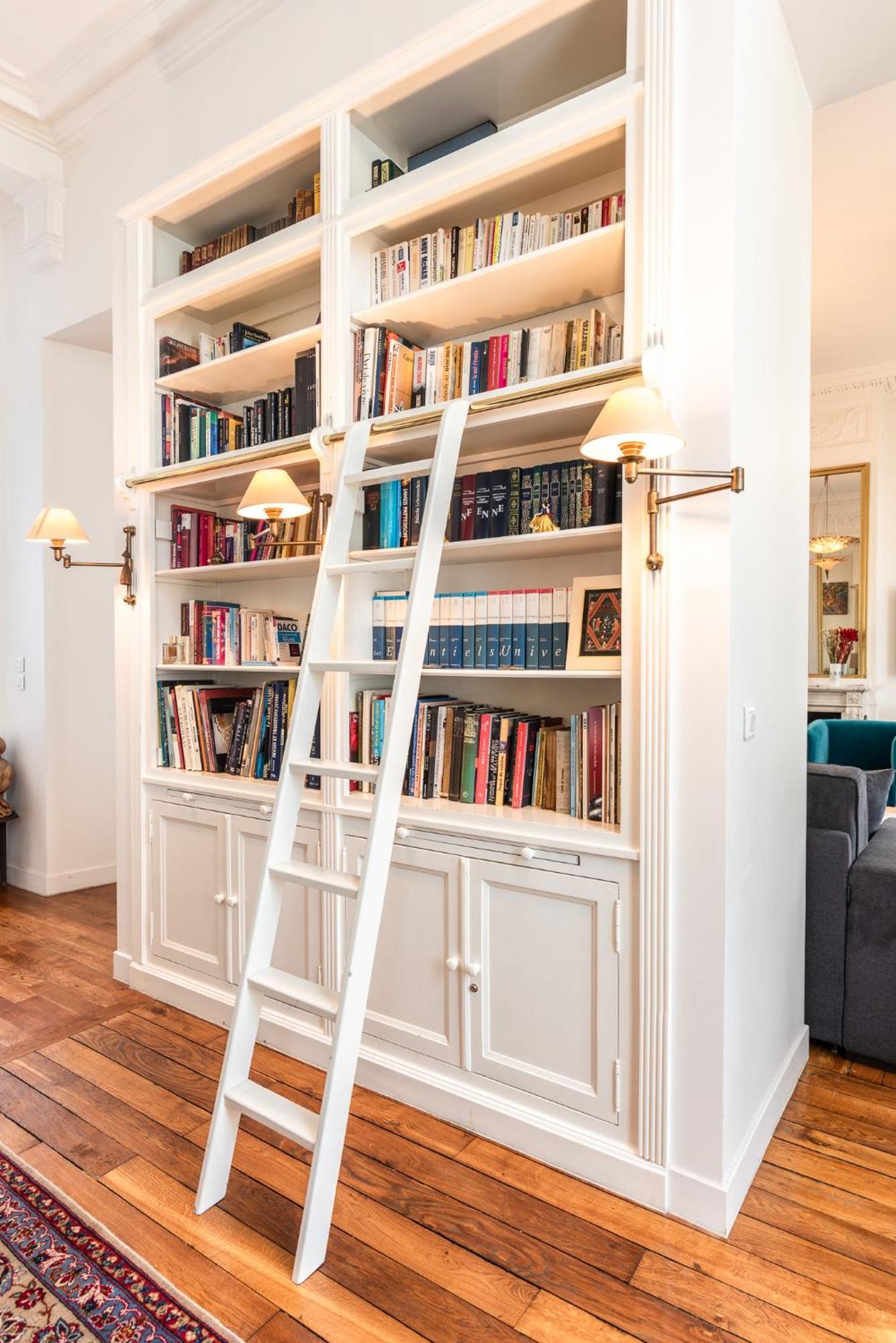 Appartement Luxury Typical Parisian Flat - 5 Min From Louvre Parijs