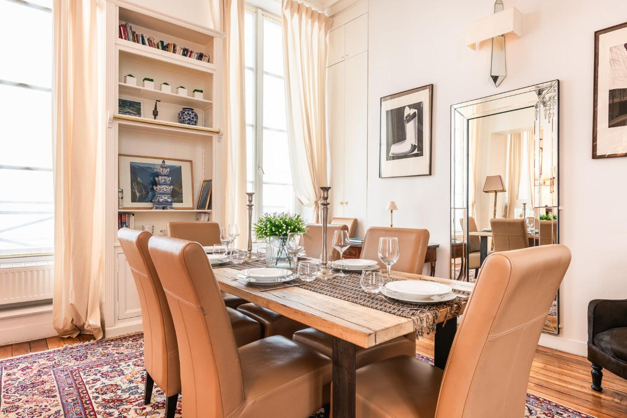 Luxury Typical Parisian Flat - 5 Min From Louvre * Parijs