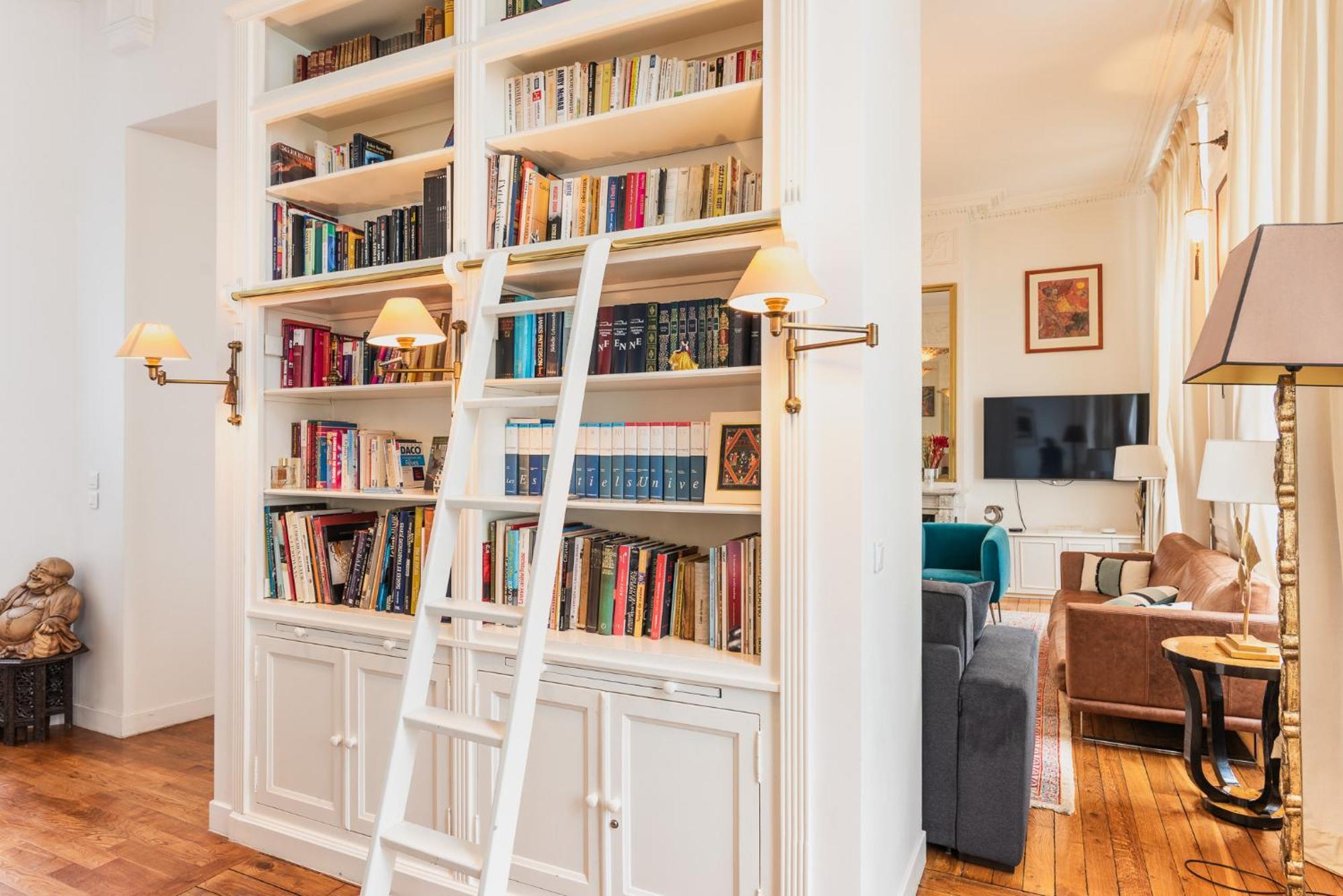 Luxury Typical Parisian Flat - 5 Min From Louvre Parijs