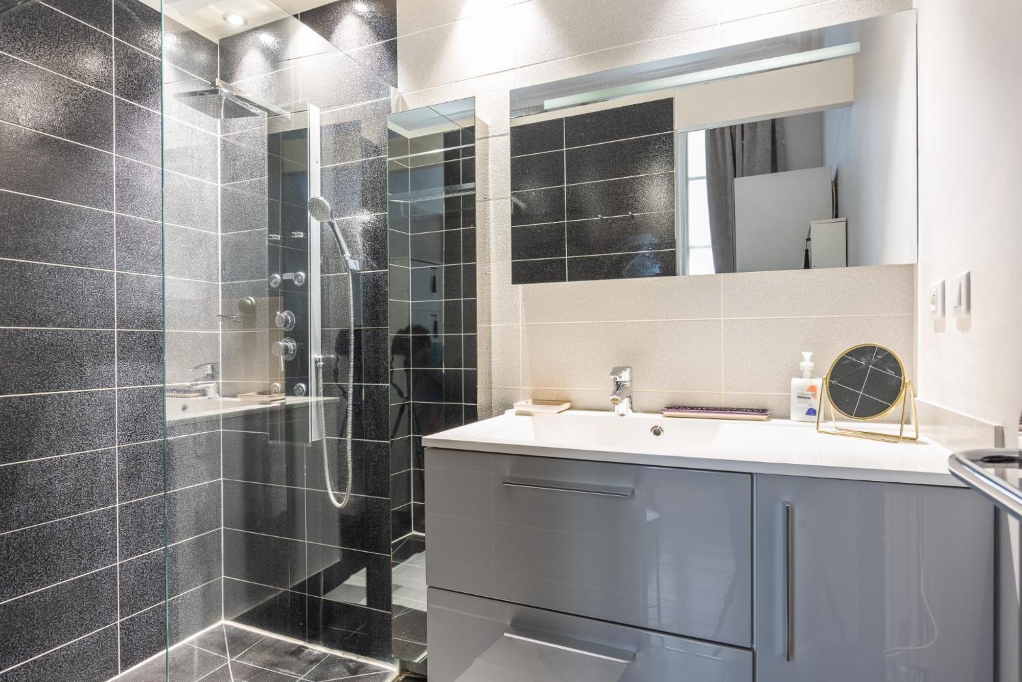 Appartement Luxury Typical Parisian Flat - 5 Min From Louvre Parijs