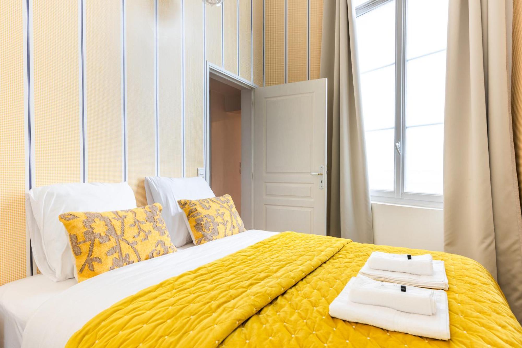 Luxury Typical Parisian Flat - 5 Min From Louvre Appartement Parijs