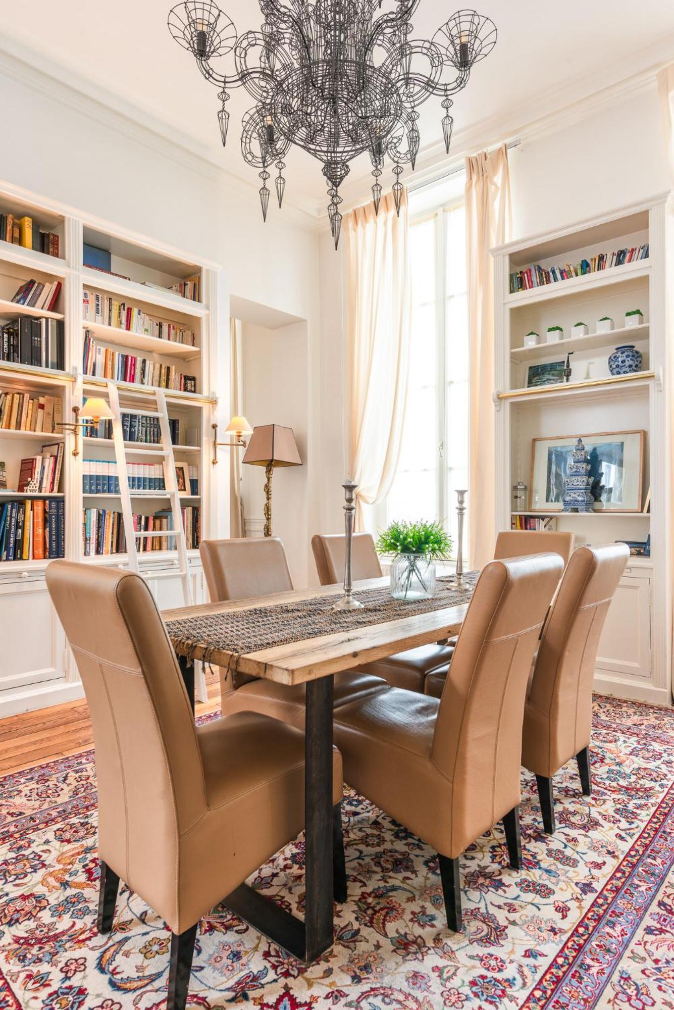 Luxury Typical Parisian Flat - 5 Min From Louvre *